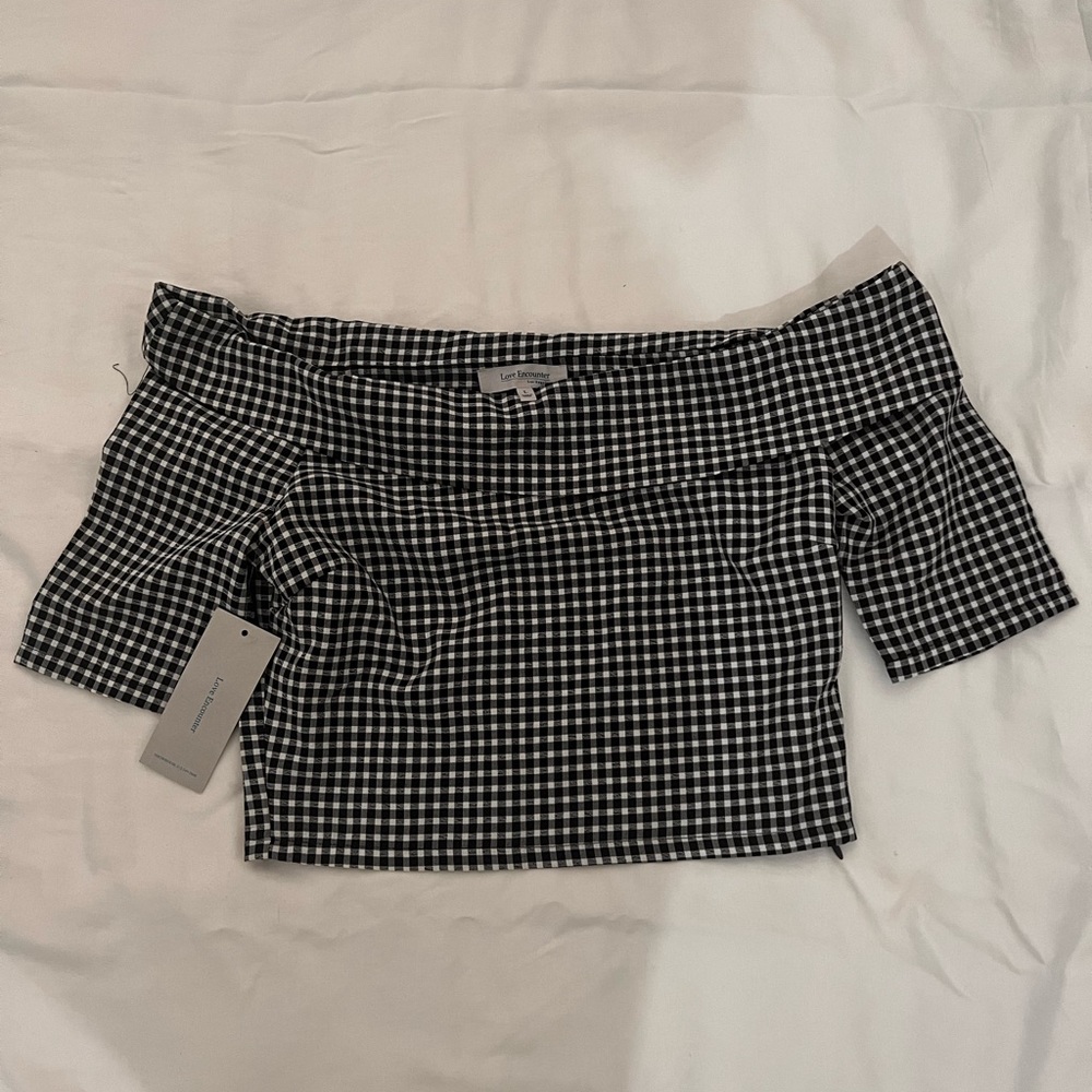 Black and White Shoulder Top